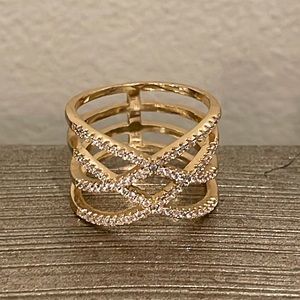 Luxury diamond and gold ring